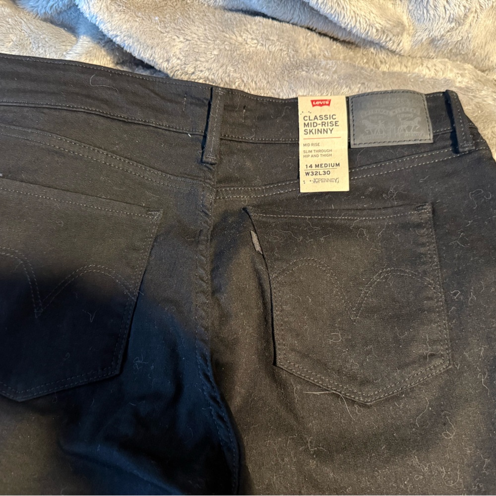 Levi's women’s black mid-rise skinny jeans